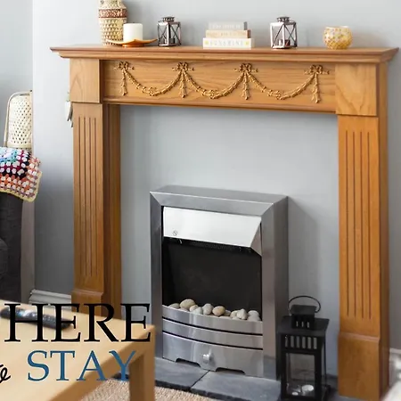 Holiday home Elegant 4bed House-free Parking *