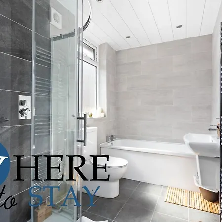 別荘 Elegant 4bed House-free Parking